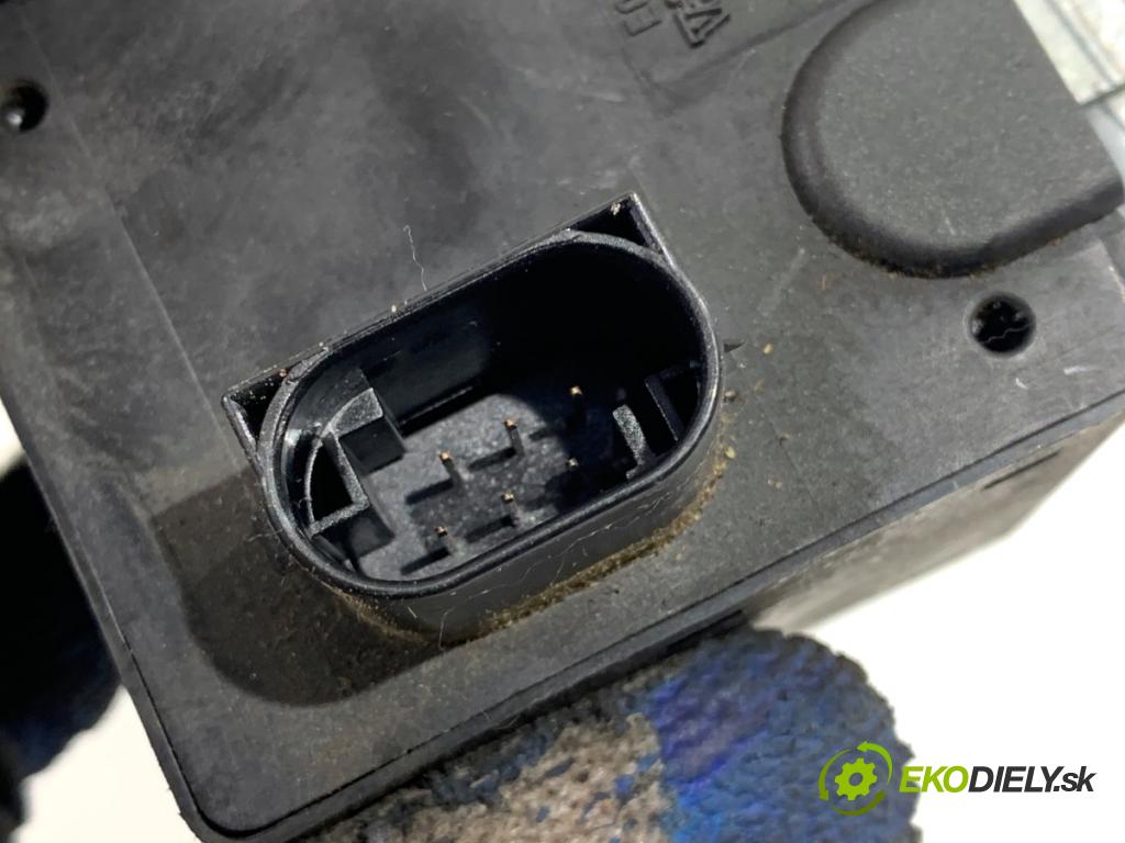 RENAULT ESPACE IV nadwozie wielkoprzestrzenne (MPV) 2003 85 kW 1.9 dCi (JK0U) 1870 blokáda volantu 8200033233 (Riadenie ostatné)