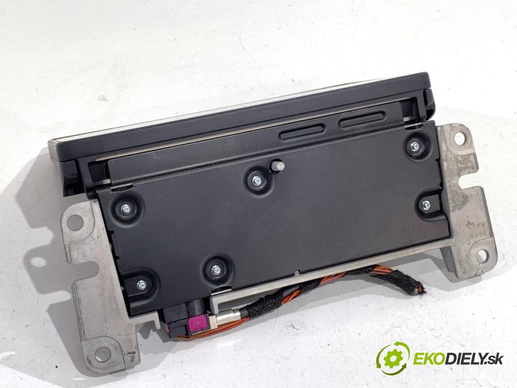 AUDI A4 B9 Kombi 2016 110 kW 2.0 TDI 1968 Dislpej  (Prístrojová doska)