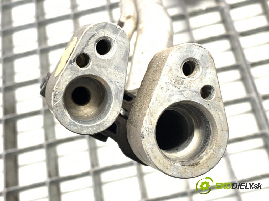 AUDI A4 B9 Kombi 2016 110 kW 2.0 TDI 1968 rúrka klimatizácie  (Rúrka klimatizácie)