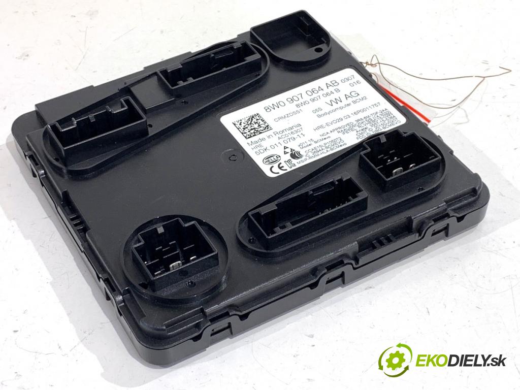 AUDI A4 B9 Kombi 2016 110 kW 2.0 TDI 1968 modul komfortu 8W0907064AB (Komfortní modul)