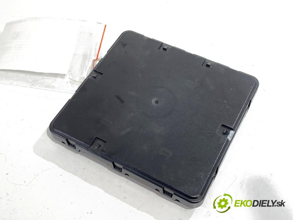 AUDI A4 B9 Kombi 2016 110 kW 2.0 TDI 1968 modul komfortu 8W0907064AB (Komfortní modul)