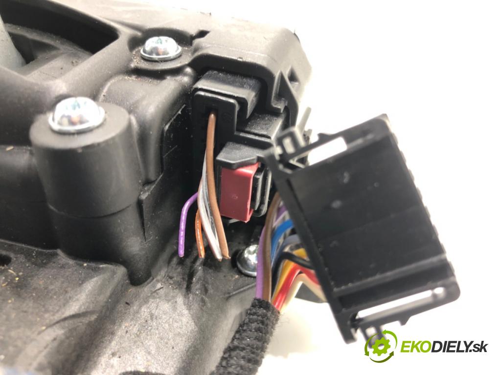 AUDI A4 B9 Kombi 2016 110 kW 2.0 TDI 1968 Kulisa 8W1713041E (Rýchlostná páka (kulisa))