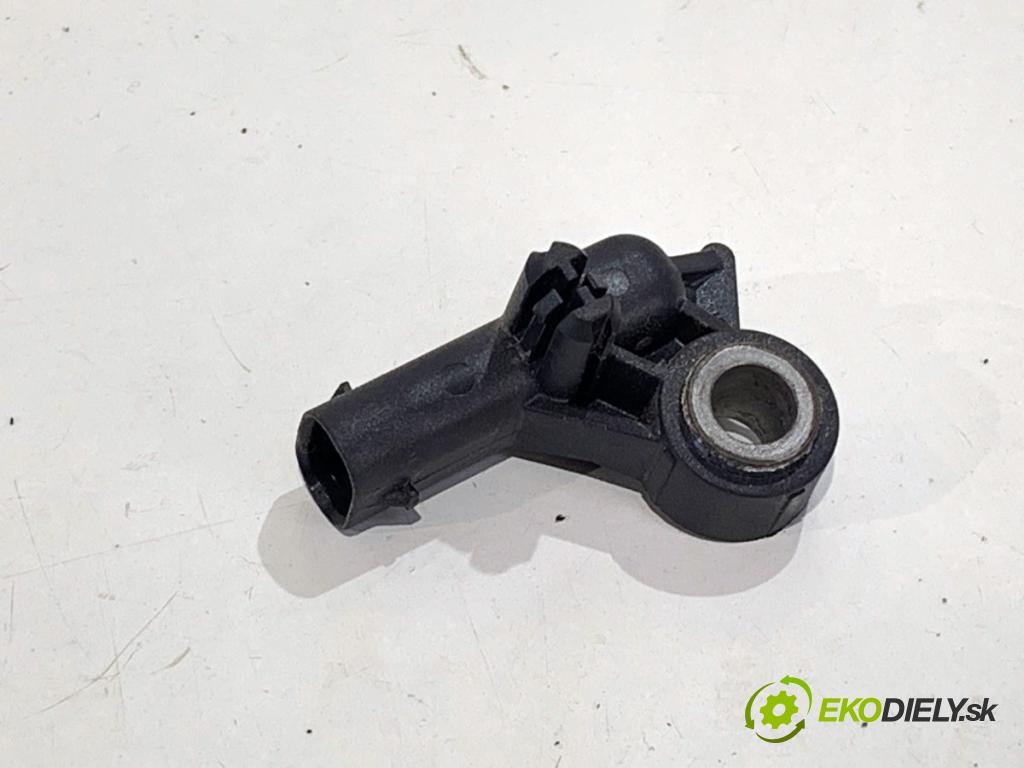 AUDI A4 B9 Kombi 2016 110 kW 2.0 TDI 1968 Snímač nárazu 4M0959651 (Snímač nárazu)