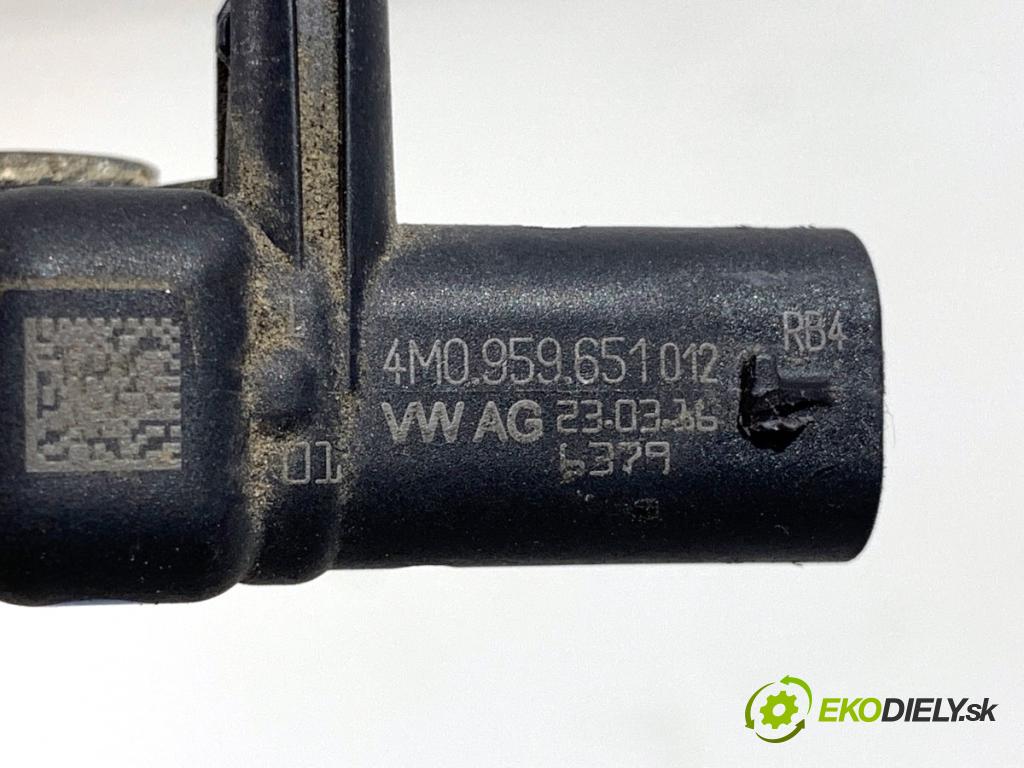 AUDI A4 B9 Kombi 2016 110 kW 2.0 TDI 1968 Snímač nárazu 4M0959651 (Snímač nárazu)