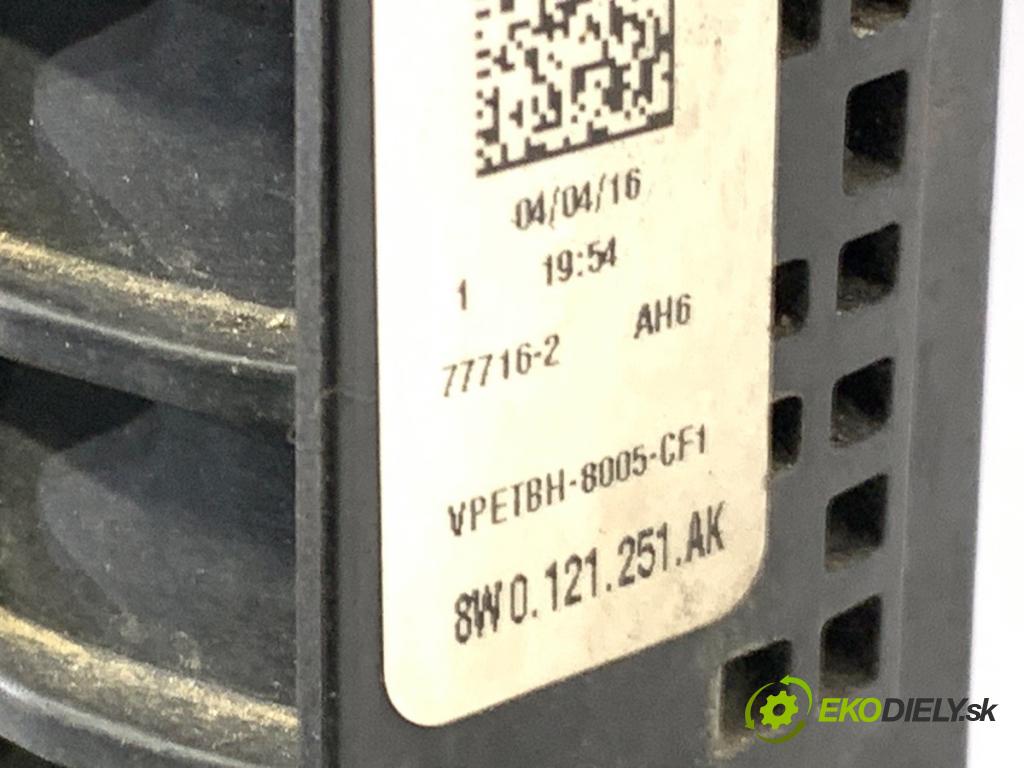 AUDI A4 B9 Kombi 2016 110 kW 2.0 TDI 1968 Chladič vody 8W0121251AK (Chladič vody)