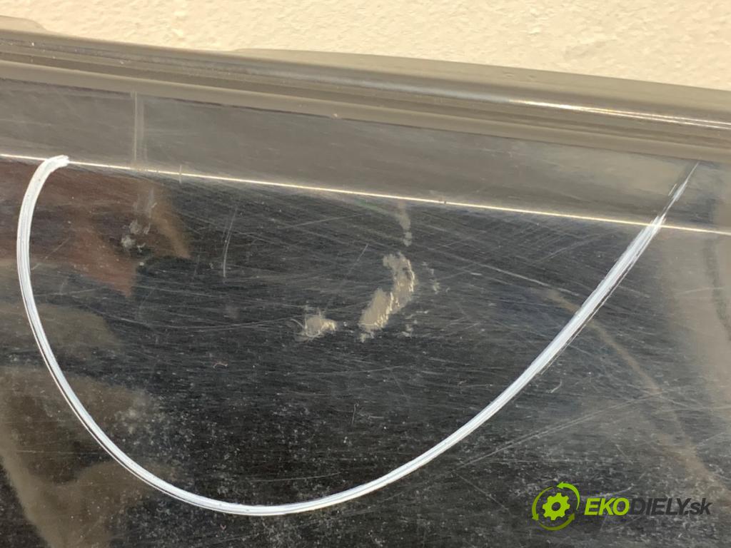 AUDI A4 B9 Kombi 2016 110 kW 2.0 TDI 1968 Blatník pravy predný LY9T