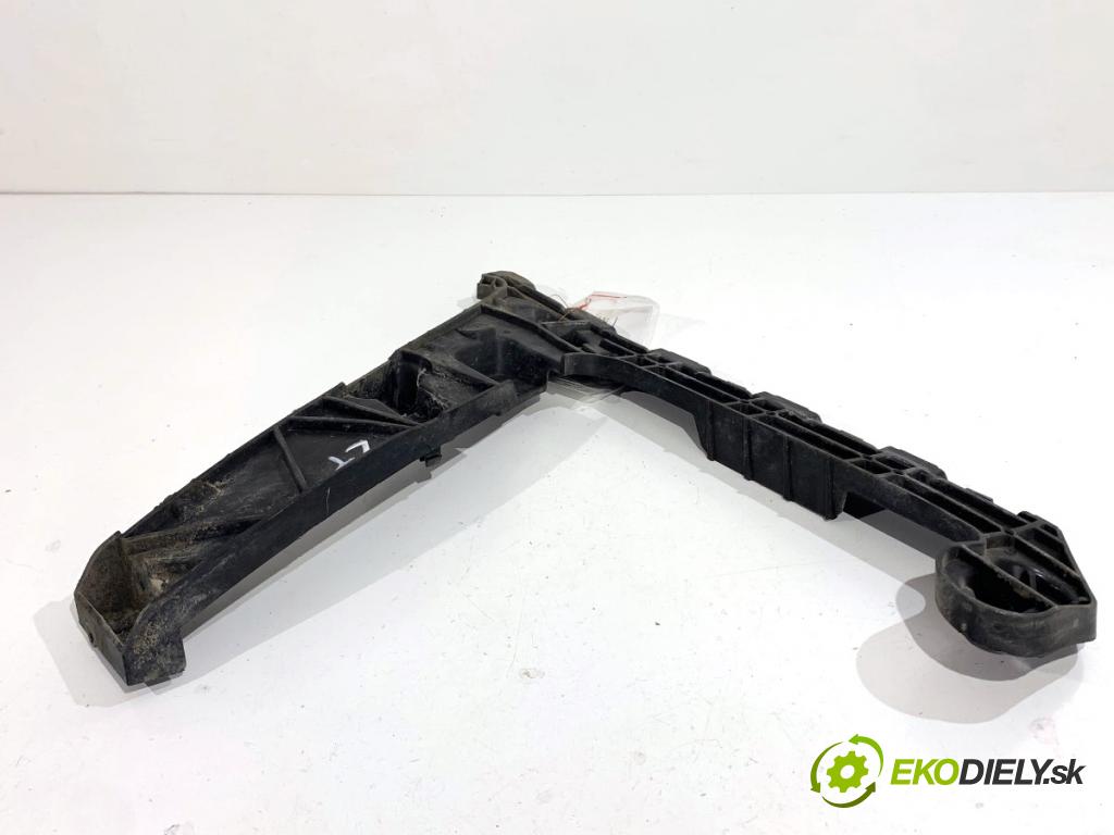 AUDI A4 B9 Kombi 2016 110 kW 2.0 TDI 1968 úchyt nárazníka levý zadní část 8W9807453