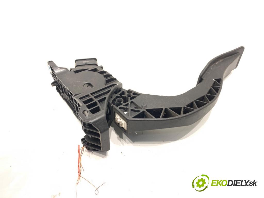 AUDI A4 B9 Kombi 2016 110 kW 2.0 TDI 1968 Potenciometer plynu 8W1723523 (Potenciometer plynového pedálu)