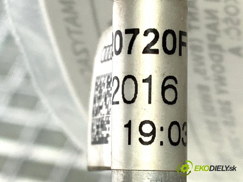 AUDI A4 B9 Kombi 2016 110 kW 2.0 TDI 1968 rúrka klimatizace 8W1820720F (Trubka klimatizace)