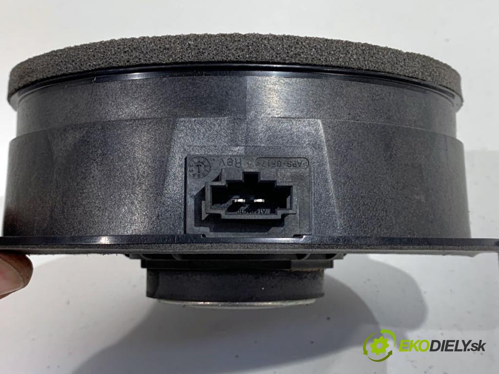 AUDI A4 B9 Kombi 2016 110 kW 2.0 TDI 1968 reproduktor Dvere zad pravy