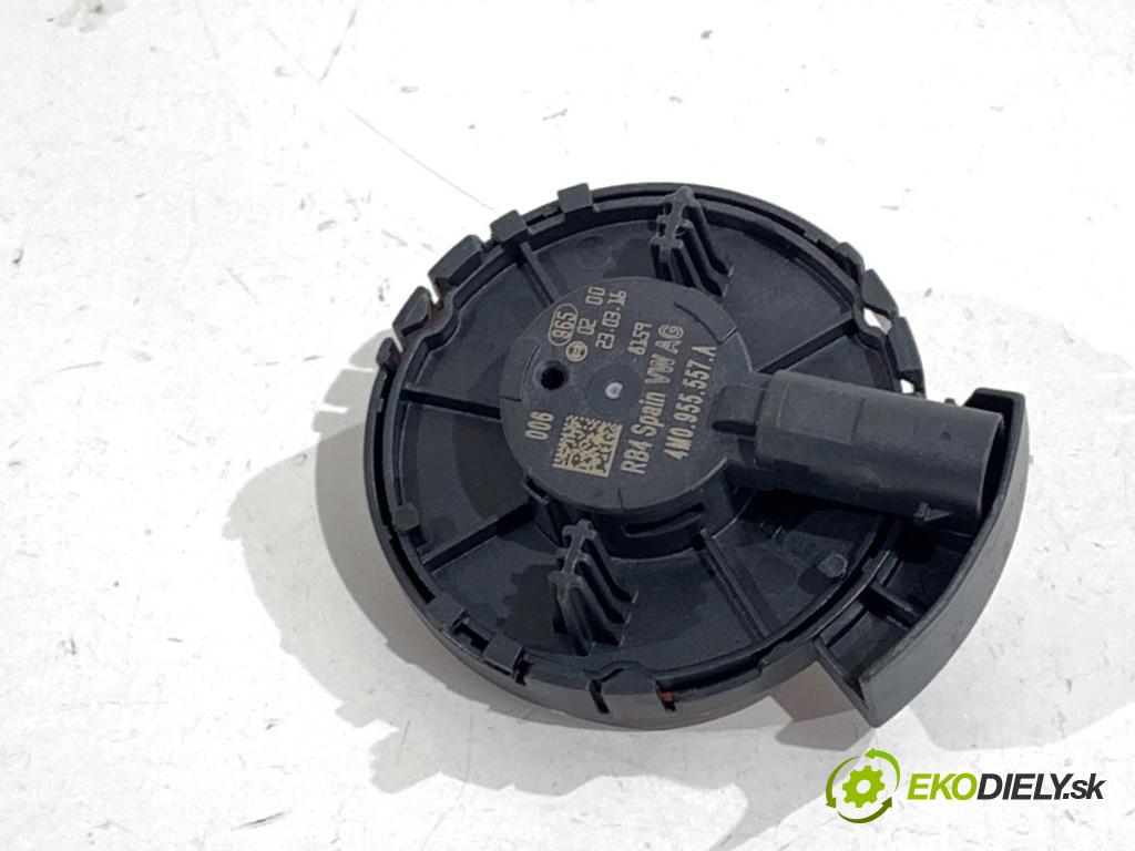 AUDI A4 B9 Kombi 2016 110 kW 2.0 TDI 1968 Snímač nárazu 4M0955557A (Snímač nárazu)