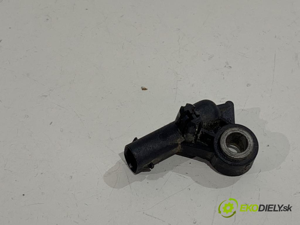 AUDI A4 B9 Kombi 2016 110 kW 2.0 TDI 1968 snímač nárazu 4M0959651 (Snímač nárazu)