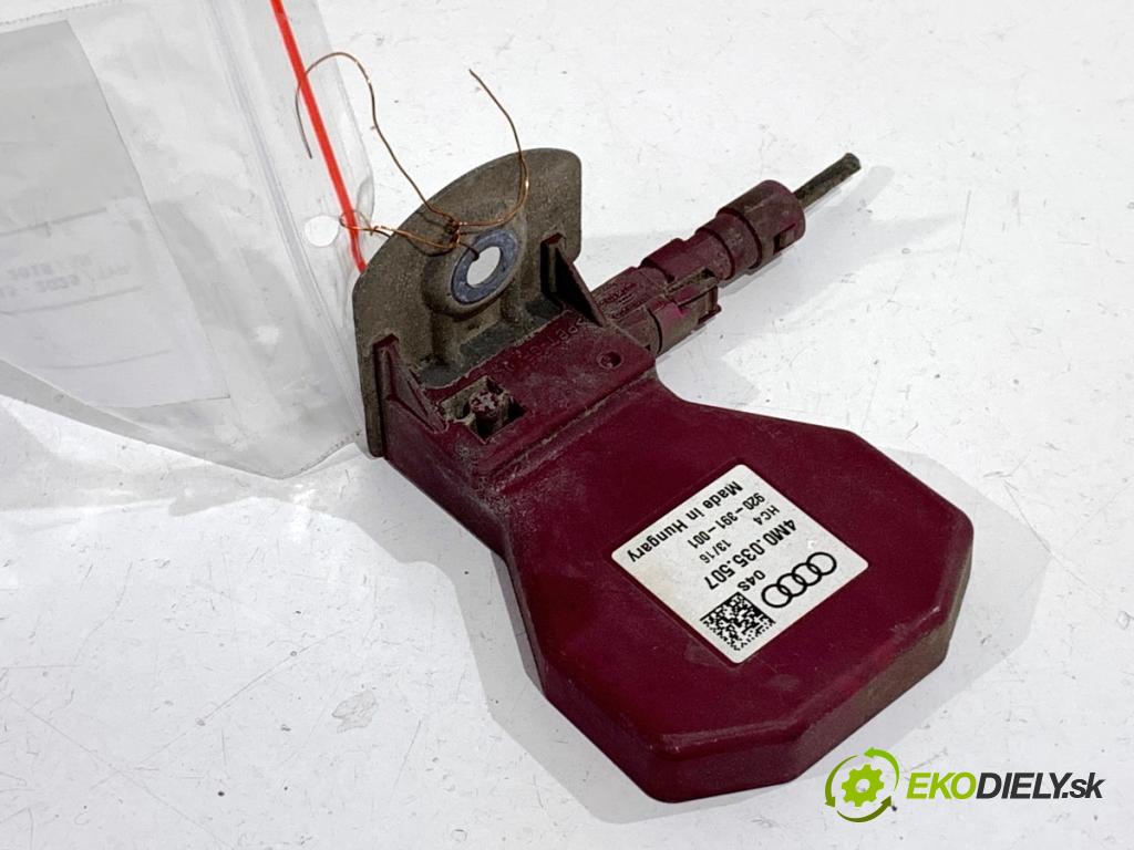 AUDI A4 B9 Kombi 2016 110 kW 2.0 TDI 1968 Zosilňovač Antenní: 4M0035507 (Zosilňovač)