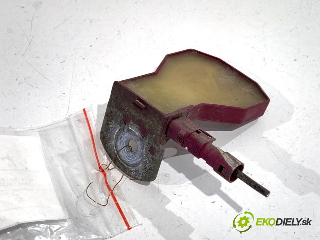 AUDI A4 B9 Kombi 2016 110 kW 2.0 TDI 1968 Zosilňovač Antenní: 4M0035507 (Zosilňovač)