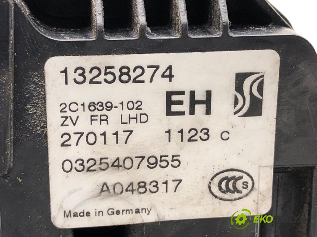 OPEL MERIVA B nadwozie wielkoprzestrzenne (MPV) 2017 88 kW 1.4 (75) 1364 zámok dveře pravý přední část 13258274