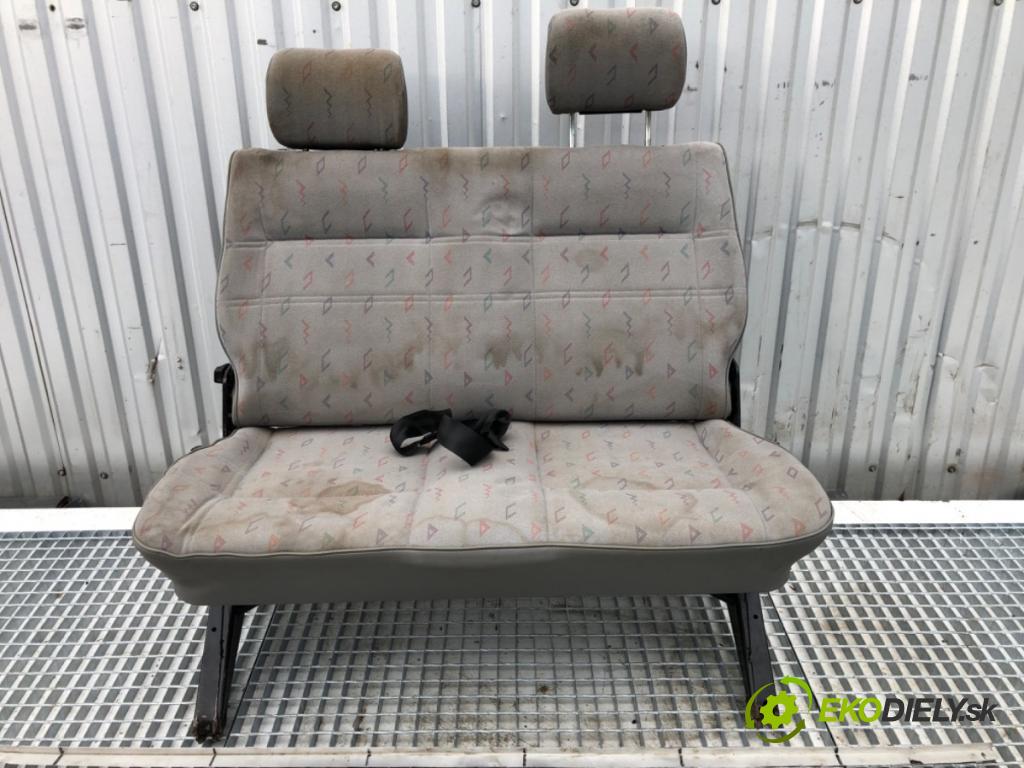 VW TRANSPORTER T4 Autobus 1996 57 kW 2.4 D 2370 Sedadlo pravy predný 