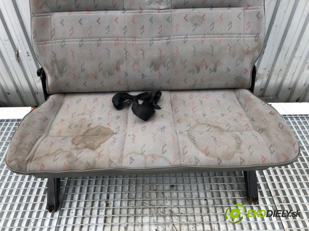 VW TRANSPORTER T4 Autobus 1996 57 kW 2.4 D 2370 Sedadlo pravy predný
