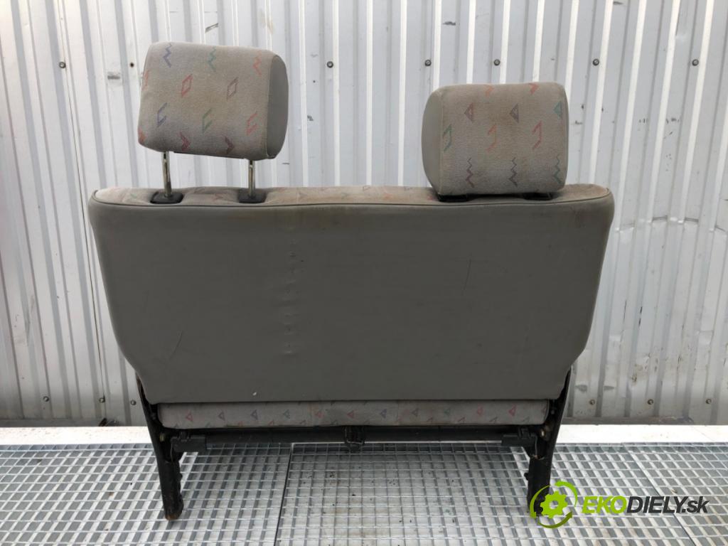 VW TRANSPORTER T4 Autobus 1996 57 kW 2.4 D 2370 Sedadlo pravy predný