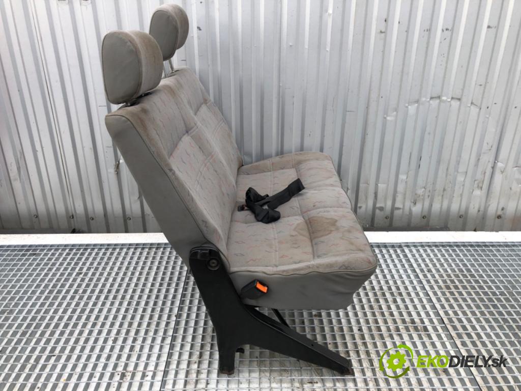 VW TRANSPORTER T4 Autobus 1996 57 kW 2.4 D 2370 Sedadlo pravy predný
