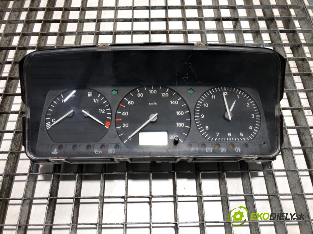 VW TRANSPORTER T4 Autobus 1996 57 kW 2.4 D 2370 Prístrojovka 53923262 (Prístrojová doska)