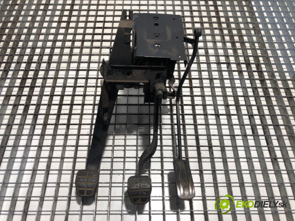 VW TRANSPORTER T4 Autobus 1996 57 kW 2.4 D 2370 PEDÁL:  (Potenciometer plynového pedálu)