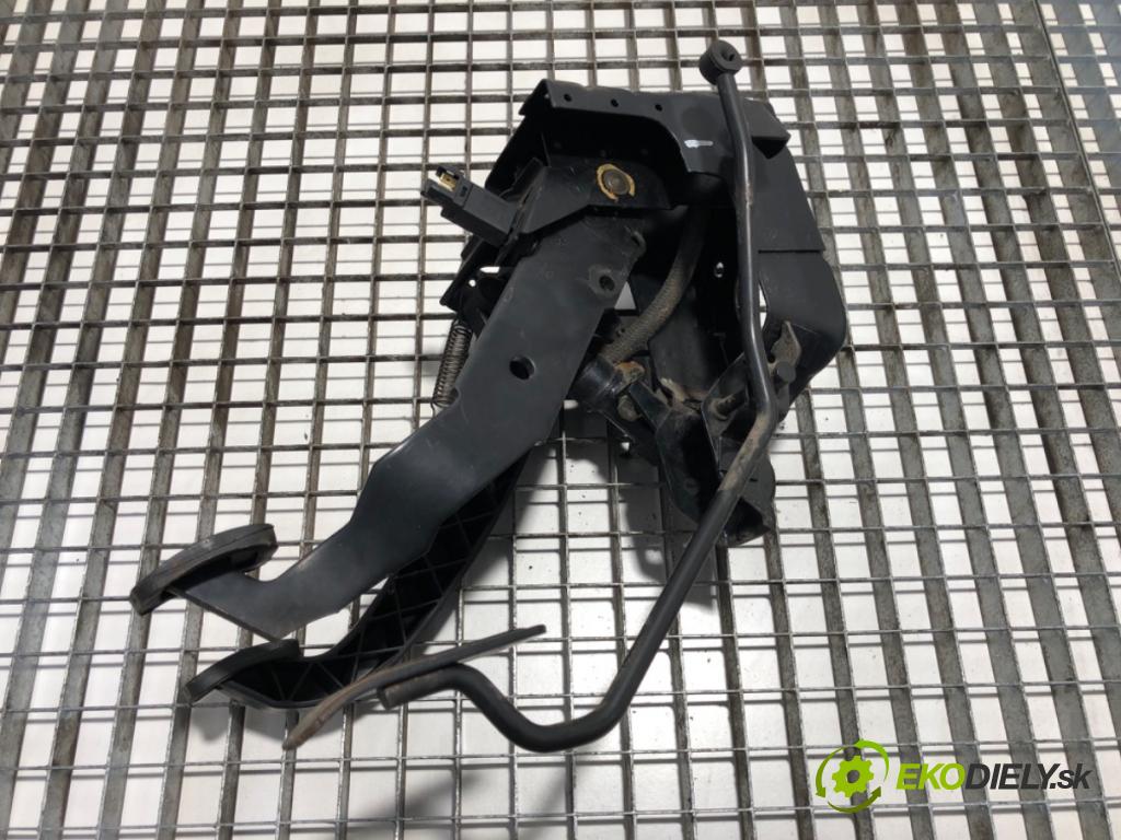 VW TRANSPORTER T4 Autobus 1996 57 kW 2.4 D 2370 PEDÁL:  (Potenciometer plynového pedálu)