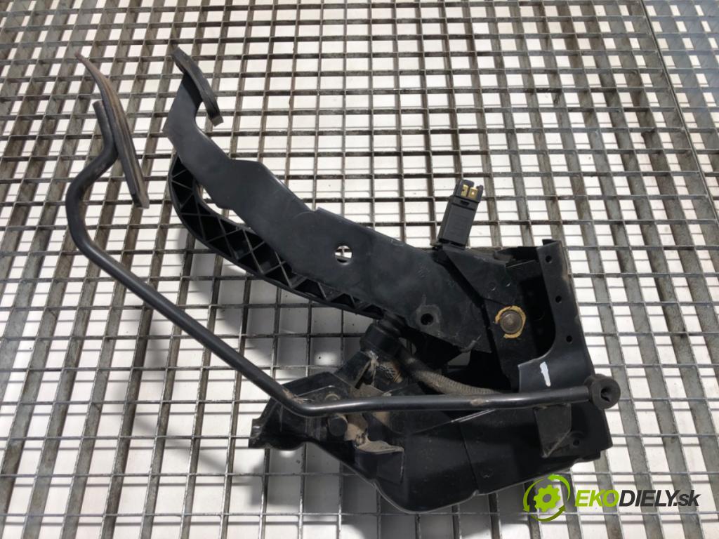 VW TRANSPORTER T4 Autobus 1996 57 kW 2.4 D 2370 PEDÁL:  (Potenciometer plynového pedálu)