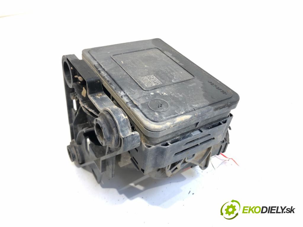 VW GOLF VII liftback 2016 81 kW 1.6 TDI 1598 Pumpa ABS 5Q0614517CG (Pumpa ABS)