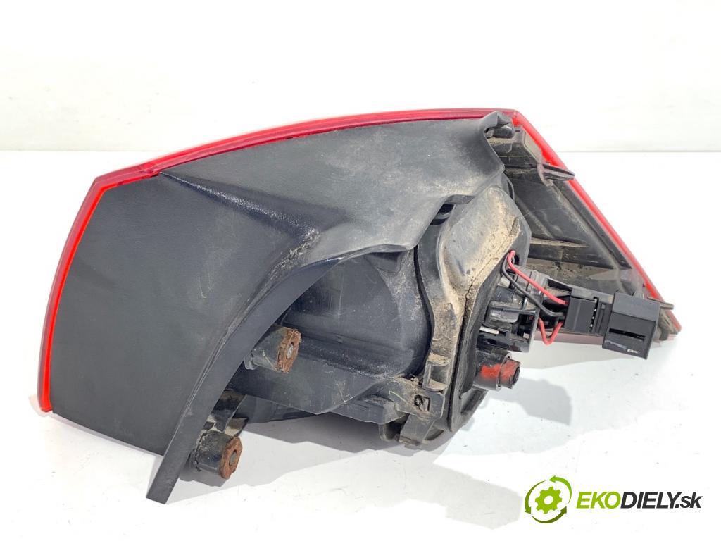 VW GOLF VII liftback 2016 81 kW 1.6 TDI 1598 Svetlo ľavy zad