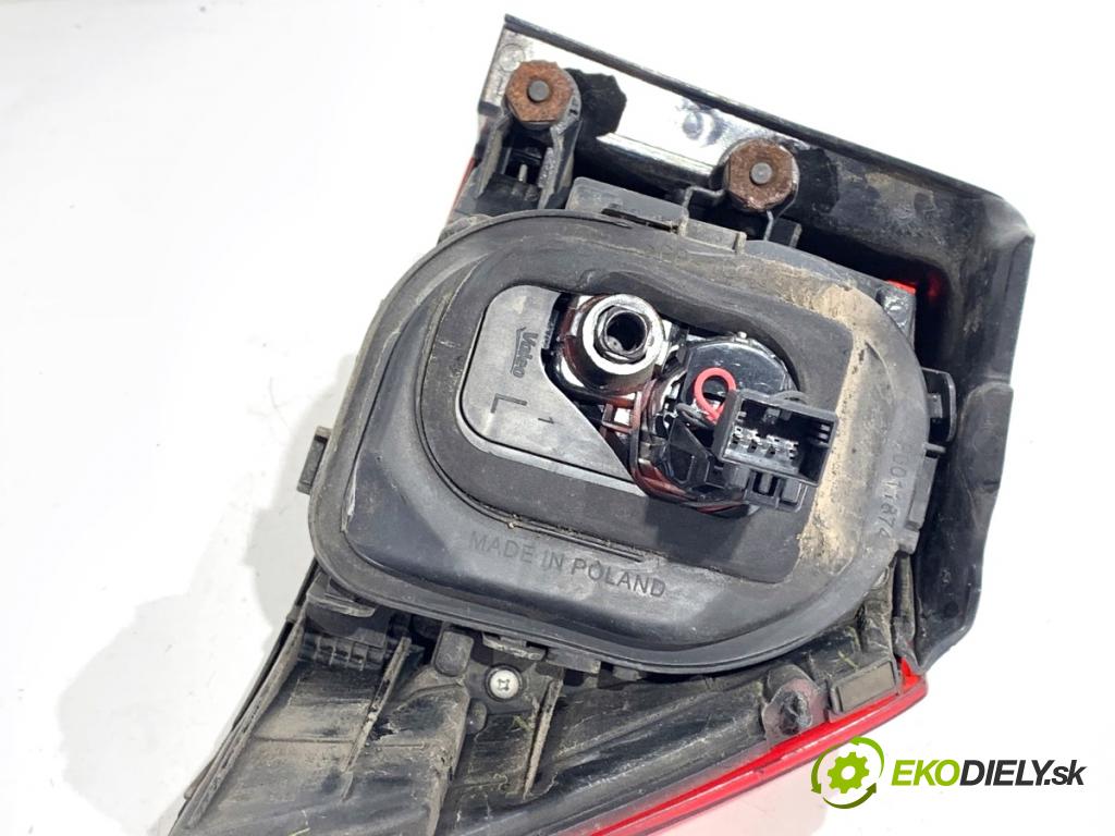 VW GOLF VII liftback 2016 81 kW 1.6 TDI 1598 Svetlo ľavy zad