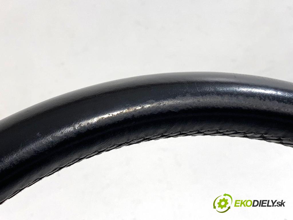 VW GOLF VII liftback 2016 81 kW 1.6 TDI 1598 Volant  (Volant)