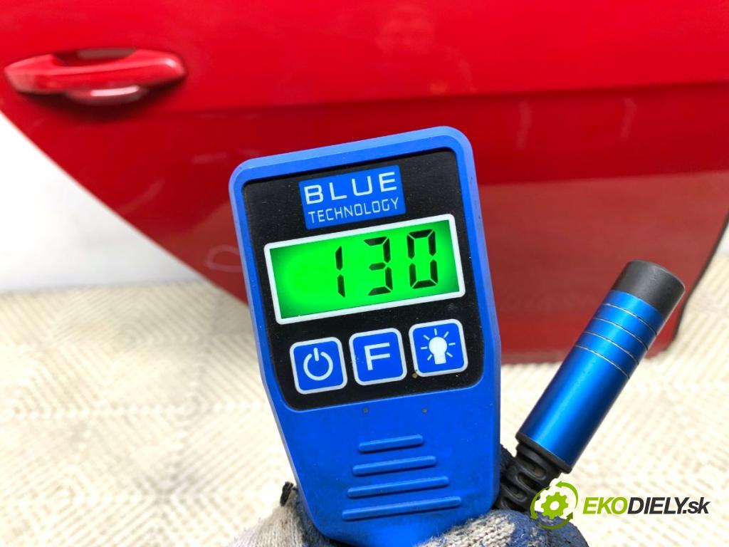 VW GOLF VII liftback 2016 81 kW 1.6 TDI 1598 Dvere pravy zad LY3D