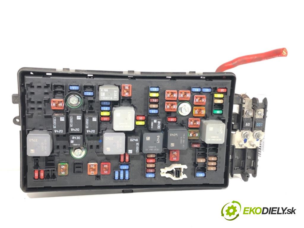 OPEL INSIGNIA A Kombi 2011 118 kW 2.0 CDTI 4x4 (35) 1956 skříňka poistková 13343479 (Pojistková skříňka)