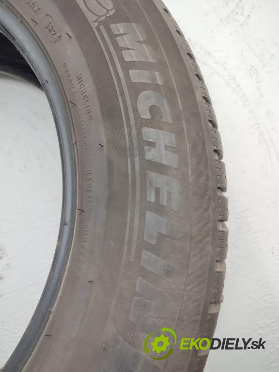 --- --- PNEUMATIKY: VÍCENÁ SEZÓNA: 235/60 18" MICHELIN