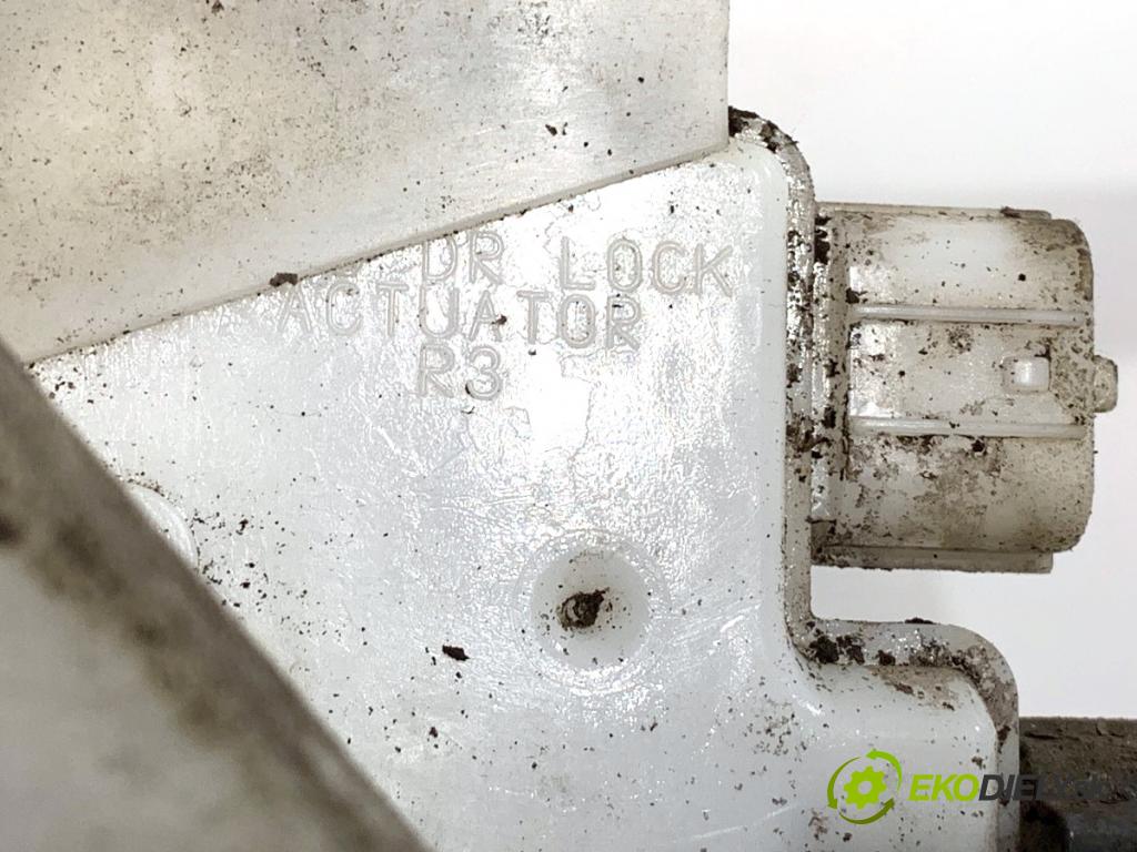 SUBARU OUTBACK III Kombi 2005 121 kW 2.5 AWD (BP9) 2457 zámok Dvere pravy zad