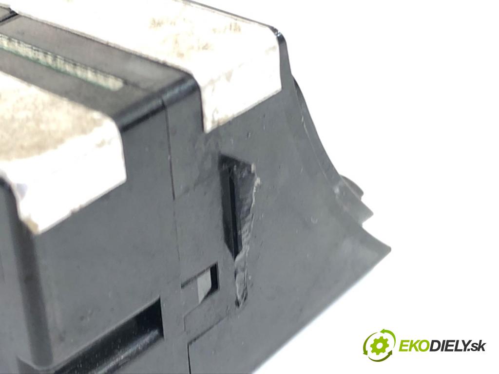 SUBARU OUTBACK III Kombi 2005 121 kW 2.5 AWD (BP9) 2457 Dislpej 85201AG020 (Prístrojová doska)