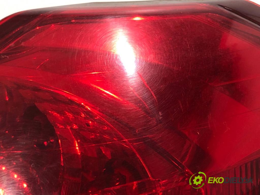 SUBARU OUTBACK III Kombi 2005 121 kW 2.5 AWD (BP9) 2457 Svetlo pravy zad