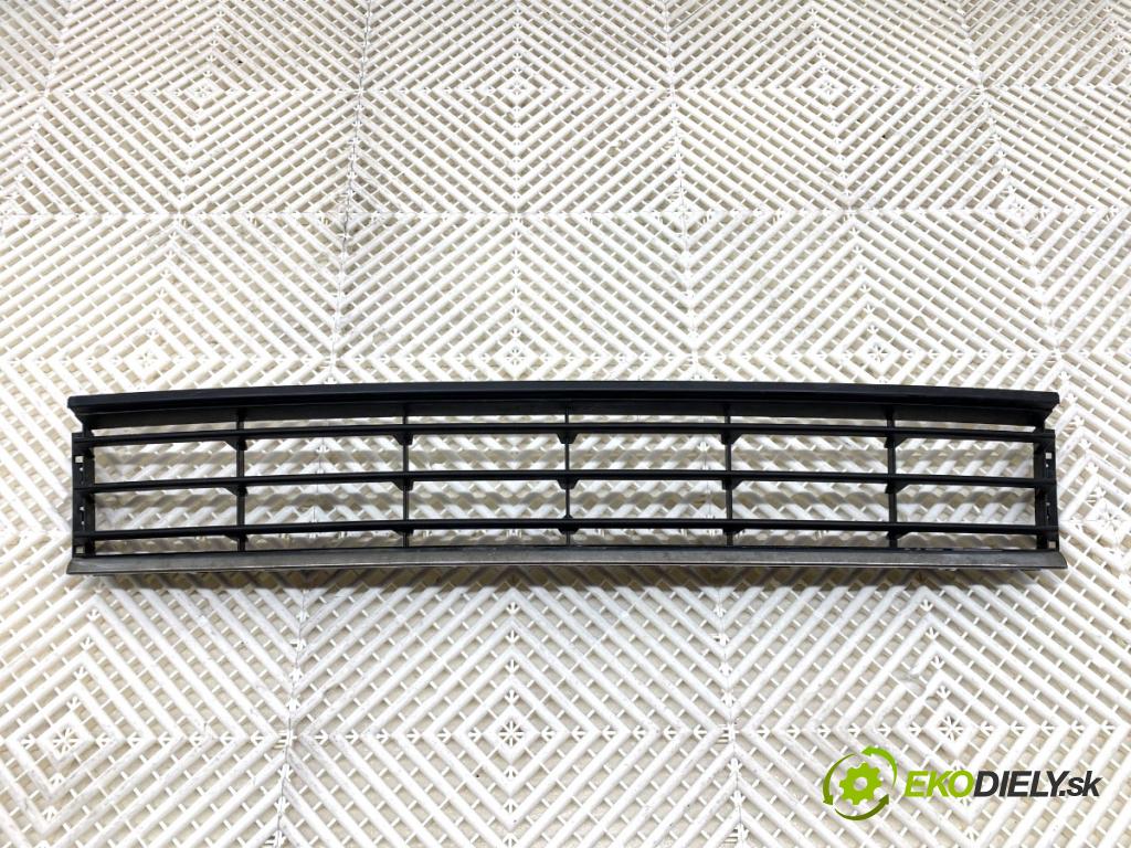 VW PASSAT B7 sedan 2014 103 kW 2.0 TDI 1968 mří nárazníka přední část střední 3AA853677