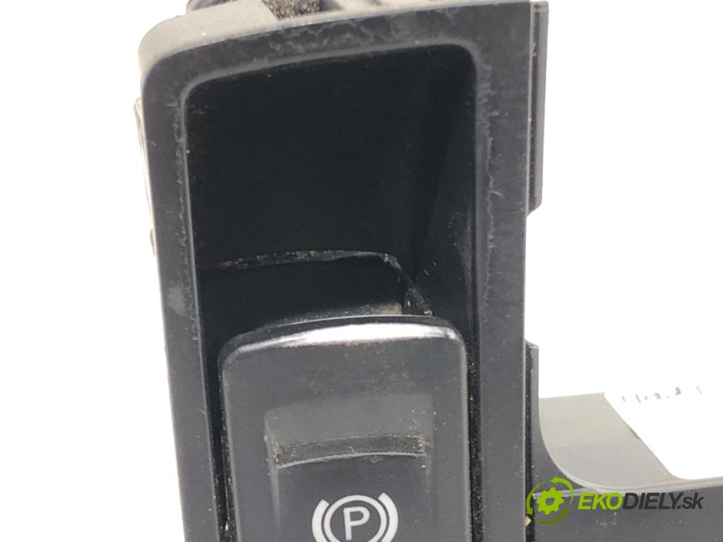 AUDI A6 C6 sedan 2006 103 kW 2.0 TDI 1968 Panel ovládania radia 4F1919611F (Prepínacie páčky pod volantom)