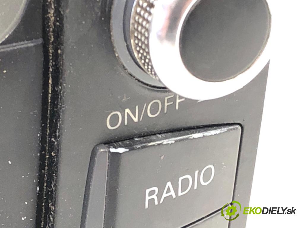 AUDI A6 C6 sedan 2006 103 kW 2.0 TDI 1968 Panel ovládania radia 4F1919611F (Prepínacie páčky pod volantom)