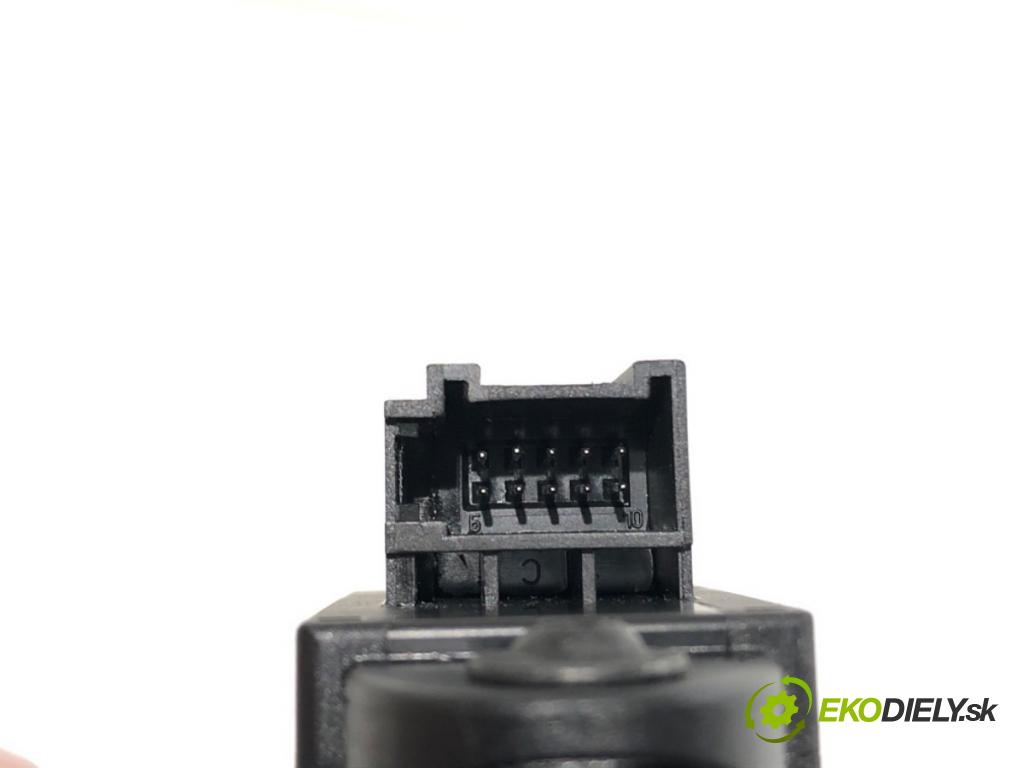 AUDI A6 C6 sedan 2006 103 kW 2.0 TDI 1968 Panel ovládania radia 4F1919611F (Prepínacie páčky pod volantom)