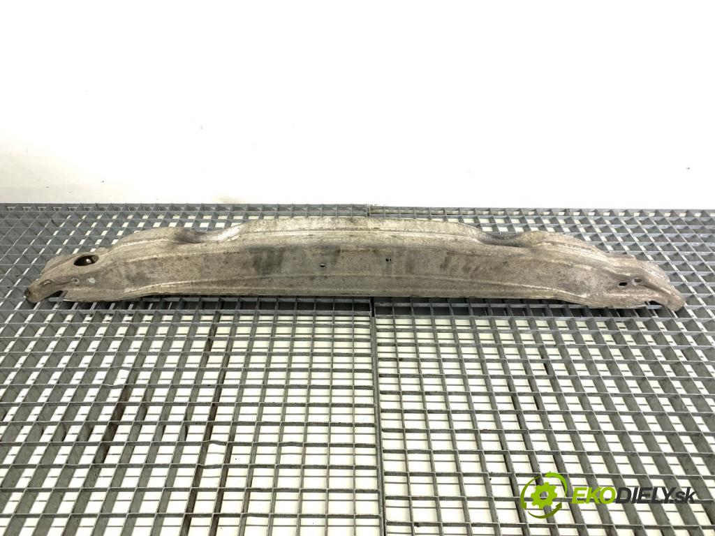 AUDI A6 C6 sedan 2006 103 kW 2.0 TDI 1968 výztuha nárazníka přední část  (Přední výztuha)