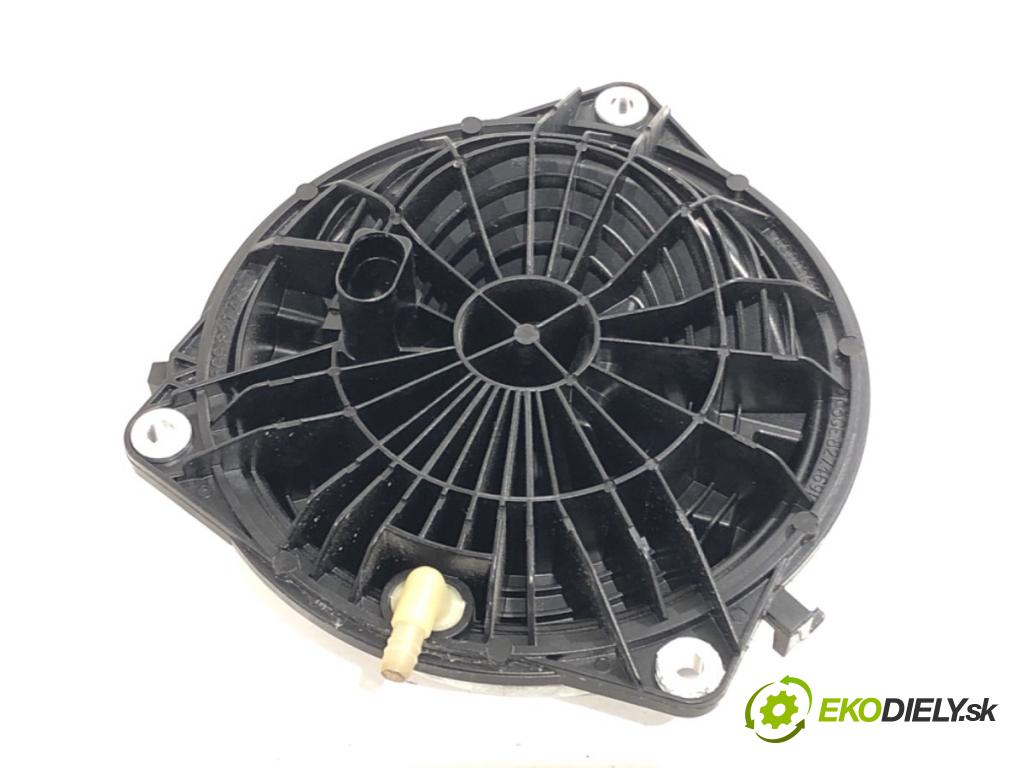 VW GOLF VII liftback 2016 81 kW 1.6 TDI 1598 klika dveří zadní část 5G9827469D