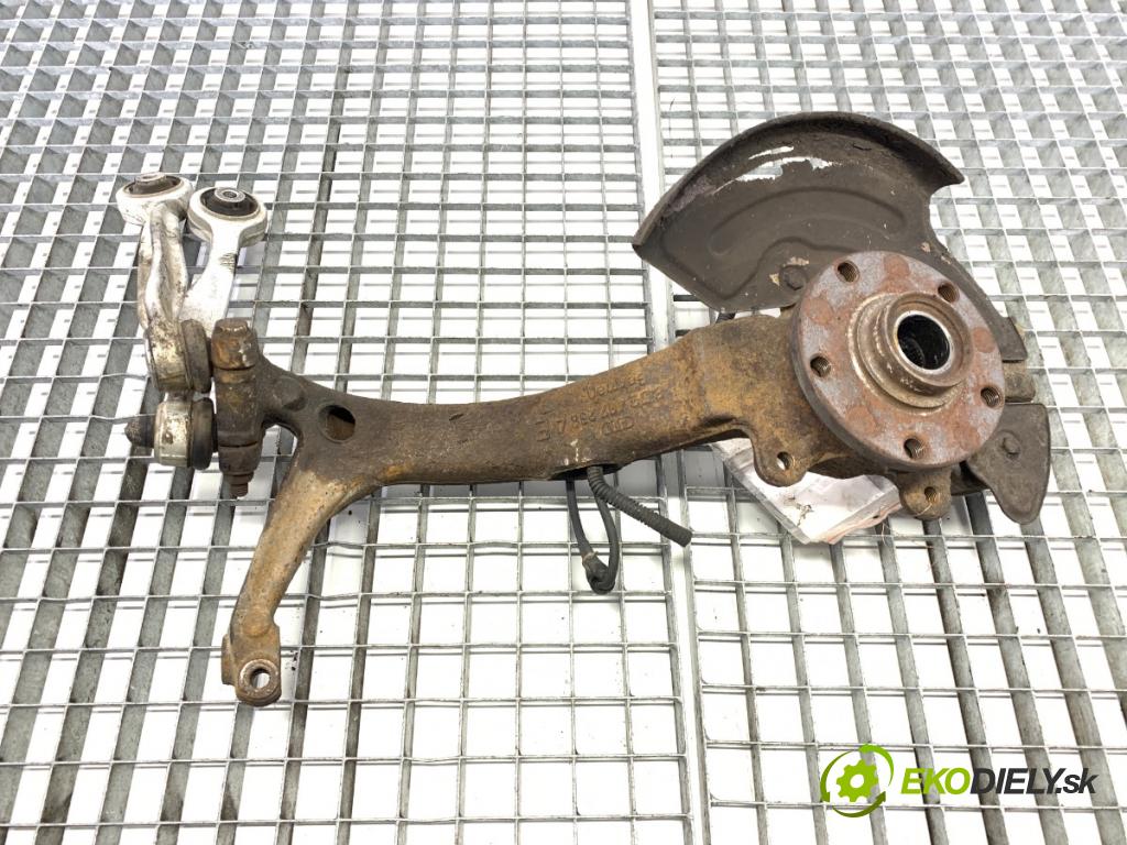 AUDI A6 C5 sedan 1999 121 kW 2.4 quattro 2393 náboj pravy predný 
