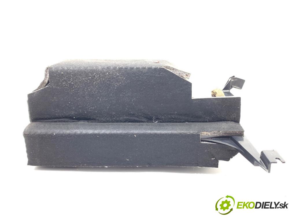 AUDI A6 C5 sedan 1999 121 kW 2.4 quattro 2393 subwoofer 4B9035382 (Audio zariadenie)