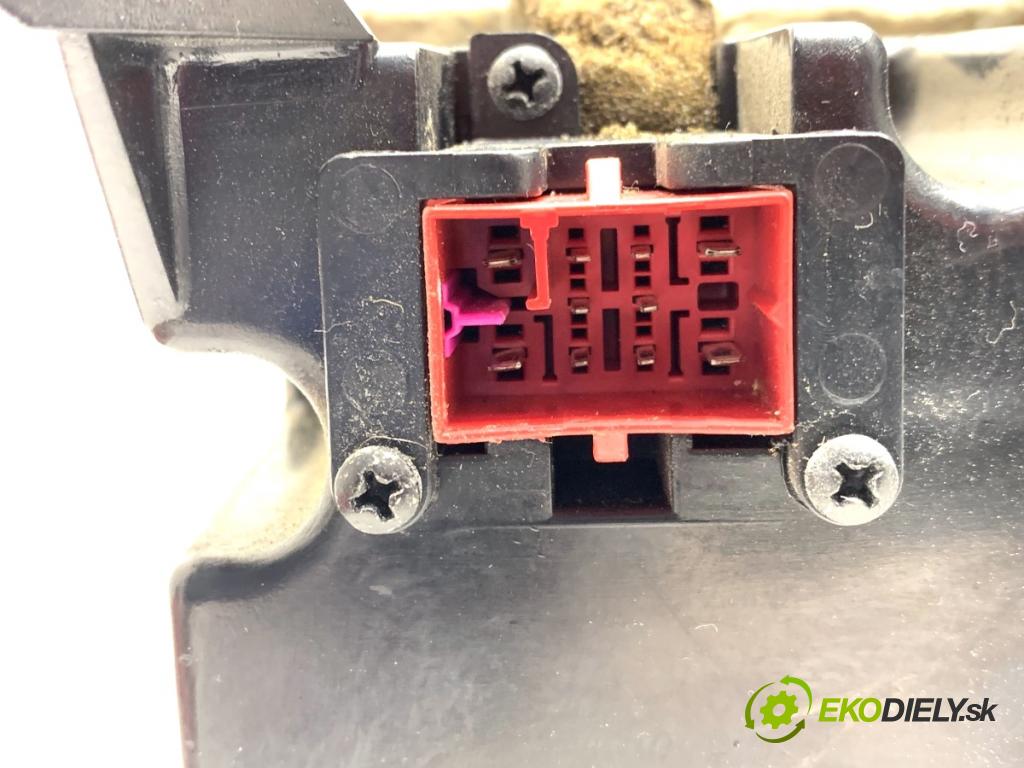 AUDI A6 C5 sedan 1999 121 kW 2.4 quattro 2393 subwoofer 4B9035382 (Audio zariadenie)