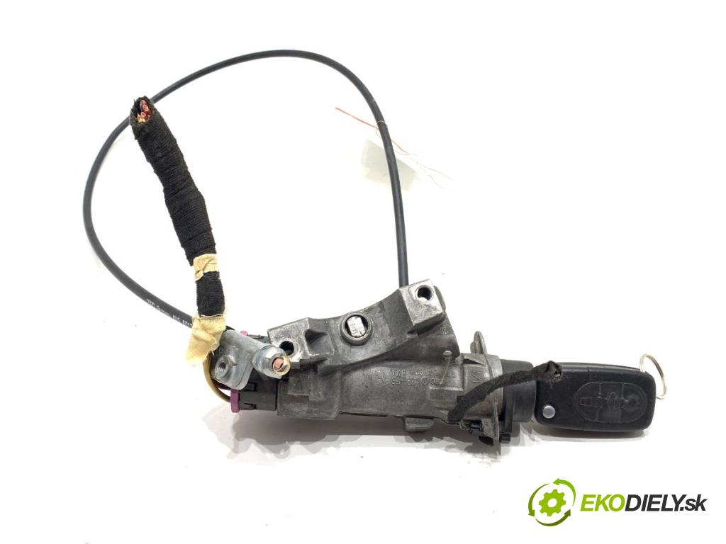 AUDI A6 C5 sedan 1999 121 kW 2.4 quattro 2393 spinačka 4B0905851B (Spínacia skrinka)