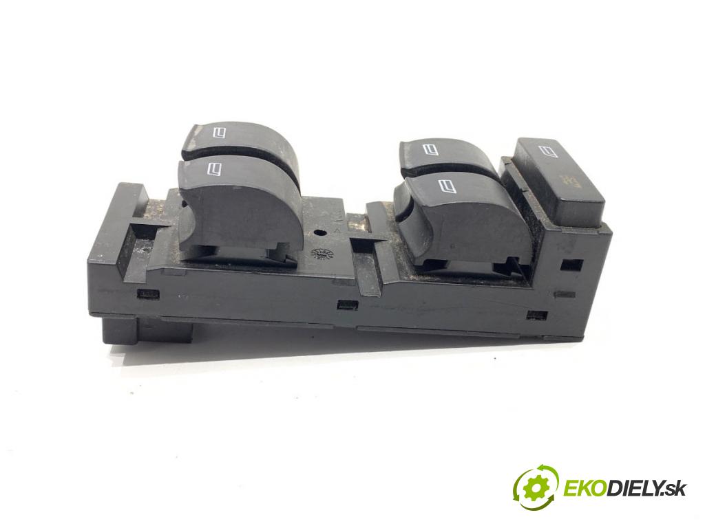 AUDI A6 C5 sedan 1999 121 kW 2.4 quattro 2393 Prepínač okien 4B0959851 (Prepínacie páčky pod volantom)