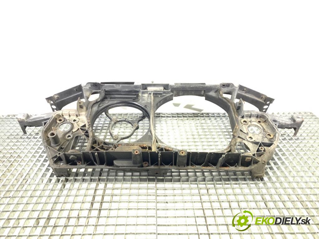 AUDI A6 C5 sedan 1999 121 kW 2.4 quattro 2393 držák přední část  (Přední výztuha)