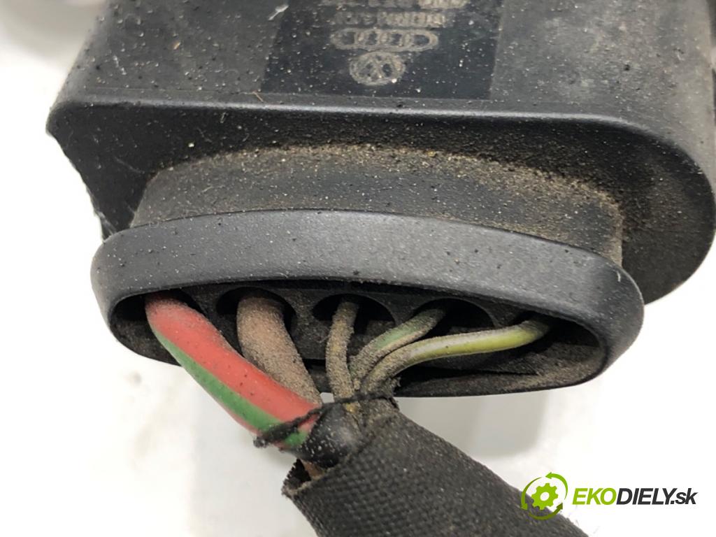 AUDI A6 C5 sedan 1999 121 kW 2.4 quattro 2393 Cievka zapaľovacia 078905104 (Zapaľovacia cievka)